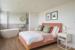 The Lookout - Stunning sea view apartment